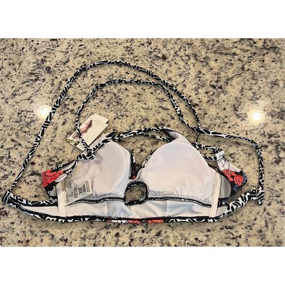 JESSICA SIMPSON Women's Adjustable Cropped Cami Bikini Top - Picture 4 of 7